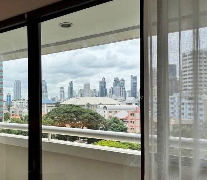 Baan Suanpetch, Bangkok, 18 Soi Sukhumvit 39, Khlong Tan Nua, Watthana, Bangkok, 2 Bedrooms, 130 sqm, Condo For Rent, by Abdulrahim Hayeduad, 500628288 - DDproperty.com