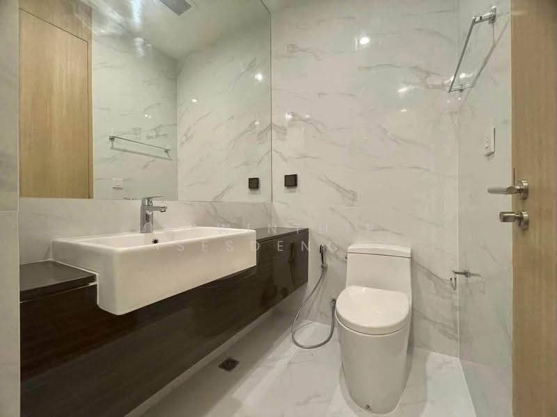 Noble BE19 Sukhumvit, Bangkok, 89 Sukhumvit 19 Alley, Khlong Tan Nua, Watthana, Bangkok, 1 Bedroom, 34 sqm, Condo For Rent, by Kawinthip Wisesdenchai, 500628444 - DDproperty.com