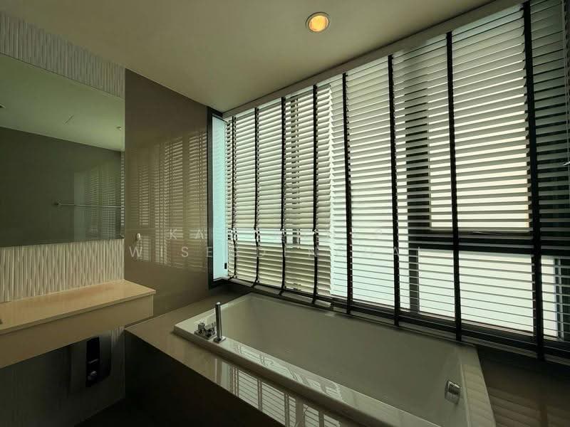 Rhythm Sukhumvit 42, Bangkok, Soi Sukhumvit 42, Sukhumvit Road, Phra Kanong, Khlong Toei, Bangkok, 2 Bedrooms, 78 sqm, Condo For Rent, by Kawinthip Wisesdenchai, 500628588 - DDproperty.com