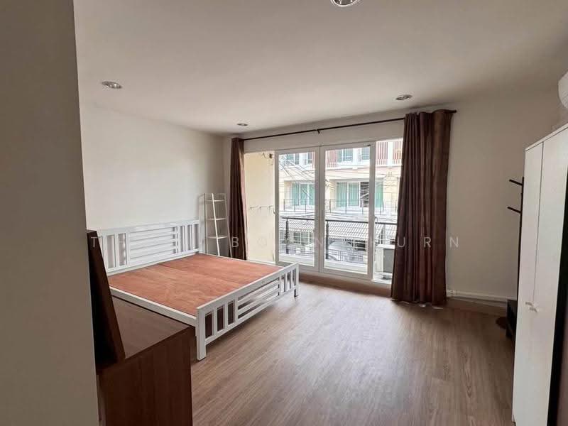 Baan Klang Muang Urbanion Rama 9-Ladprao, Bangkok, Soi Ladprao 84, Ladprao Road, Wang Thonglang, Bangkok, 3 Bedrooms, 180 sqm, Townhouse For Rent, by Thiti Boonchurn, 500628595 - DDproperty.com