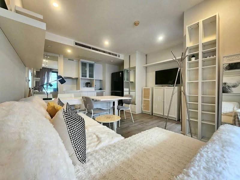 Collezio Sathorn-Pipat, Bangkok, 41 Soi Pipat 1 Silom Road, Silom, Bang Rak, Bangkok, 1 Bedroom, 41 sqm, Condo For Rent, by Kawinthip Wisesdenchai, 500628600 - DDproperty.com