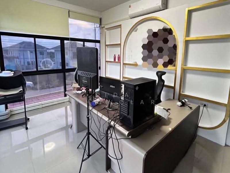 Warehouse/factory for rent in Ban Ko, Rama II area. Suitable for cosmetics manufacturing; holds an i, Samut Sakhon, Ban Ko, Muang Samut Sakhon, Samut Sakhon, , 700 sqm, Warehouse/Factory For Rent, by Tida phanthonglarptawee, 500628748 - DDproperty.com