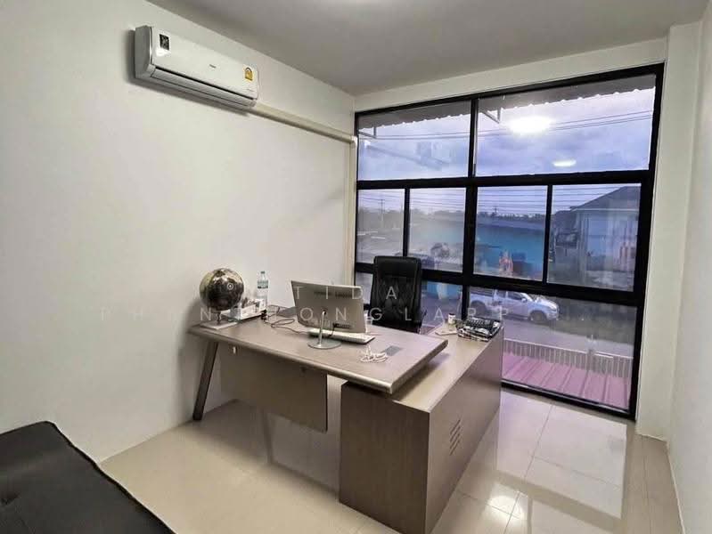 Warehouse/factory for rent in Ban Ko, Rama II area. Suitable for cosmetics manufacturing; holds an i, Samut Sakhon, Ban Ko, Muang Samut Sakhon, Samut Sakhon, , 700 sqm, Warehouse/Factory For Rent, by Tida phanthonglarptawee, 500628748 - DDproperty.com