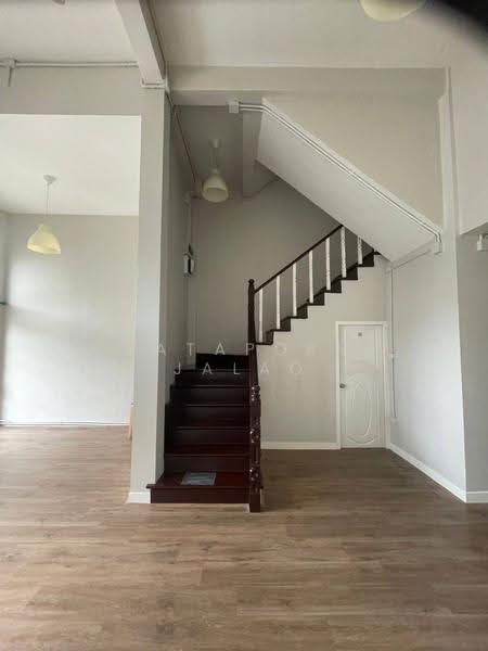 4-BR Townhouse, Bangkok, Huai Khwang, Bangkok, 4 Bedrooms, 306 sqm, Townhouse For Sale, by Sataporn Jalao, 500628844 - DDproperty.com