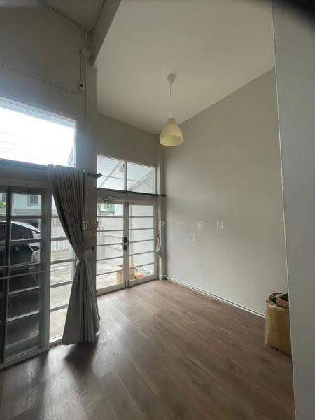 4-BR Townhouse, Bangkok, Huai Khwang, Bangkok, 4 Bedrooms, 306 sqm, Townhouse For Sale, by Sataporn Jalao, 500628844 - DDproperty.com