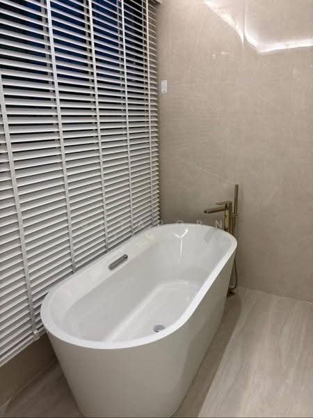 Lavista Prestige Village Ekkamai 10, Bangkok, Soi Sukhumvit 63, Phra Kanong Nua, Watthana, Bangkok, 4 Bedrooms, 429 sqm, Single Detached House For Sale, by Sataporn Jalao, 500628850 - DDproperty.com