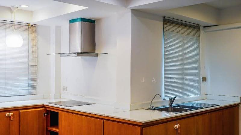 3-BR Townhouse, Bangkok, Thung Maha Mek, Sathon, Bangkok, 3 Bedrooms, 311 sqm, Townhouse For Rent, by Sataporn Jalao, 500628887 - DDproperty.com