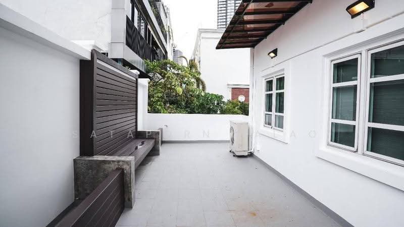 3-BR Townhouse, Bangkok, Thung Maha Mek, Sathon, Bangkok, 3 Bedrooms, 311 sqm, Townhouse For Rent, by Sataporn Jalao, 500628887 - DDproperty.com