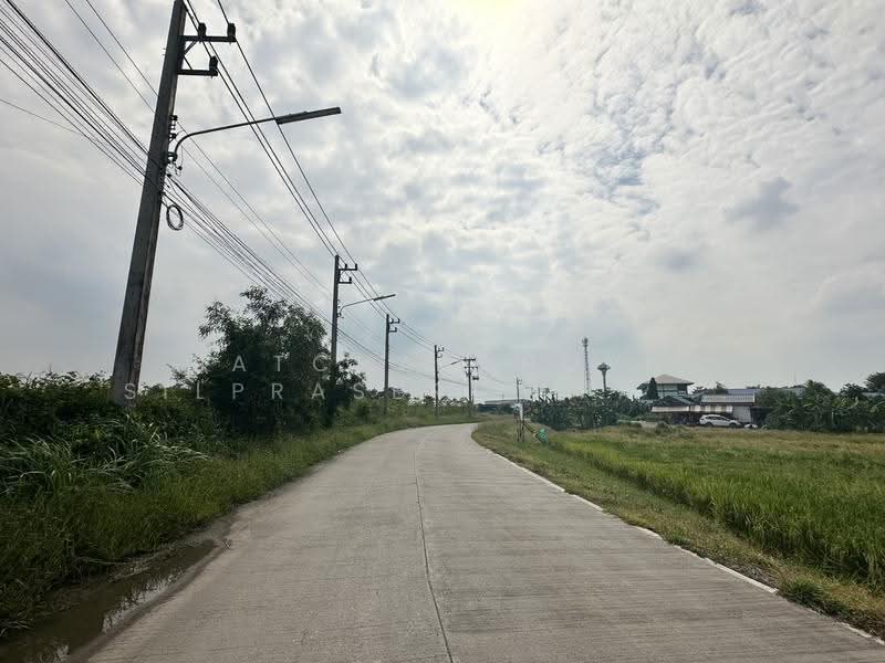 ให้เช่าที่ดินเปล่าถมแล้ว ทำเลดี แปลงใหญ่ ติดถนนทางหฃวงชนบท ใกล้ชุมชน ลาดหลุมแก้ว ปทุมธานี, Pathum Thani, Lat Lum Kaeo, Pathum Thani, , 25,340 sqm, Land For Rent, by Patcharaporn Silprasert (Patcha), 500628925 - DDproperty.com