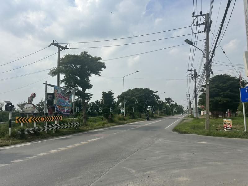 ให้เช่าที่ดินเปล่าถมแล้ว ทำเลดี แปลงใหญ่ ติดถนนทางหฃวงชนบท ใกล้ชุมชน ลาดหลุมแก้ว ปทุมธานี, Pathum Thani, Lat Lum Kaeo, Pathum Thani, , 25,340 sqm, Land For Rent, by Patcharaporn Silprasert (Patcha), 500628925 - DDproperty.com