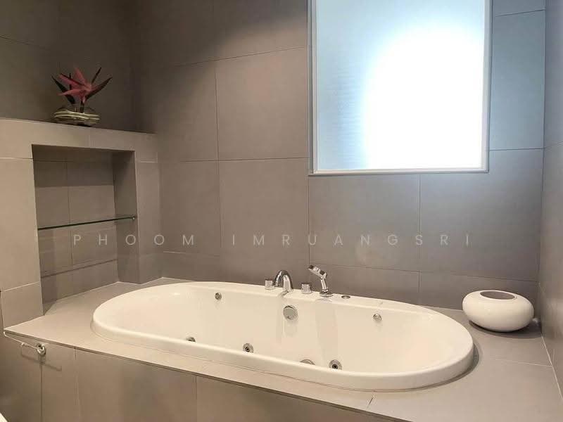 Athenee Residence, Bangkok, 65 Witthayu Road, Lumphini, Pathum Wan, Bangkok, 2 Bedrooms, 135 sqm, Condo For Rent, by Phoom Imruangsri, 500629040 - DDproperty.com