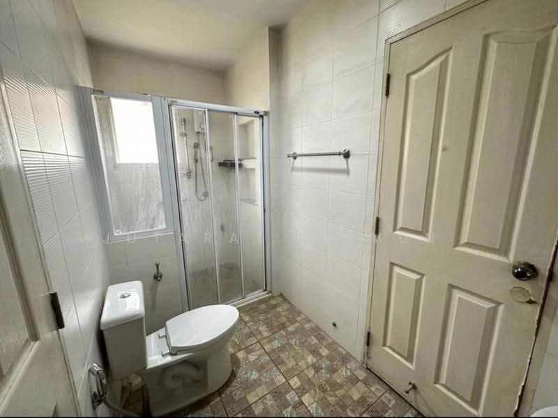 Nantawan Suanluang Rama 9, Bangkok, Chaloem Phra Kiat Rama 9, Soi 62, Dok Mai, Prawet, Bangkok, 4 Bedrooms, 300 sqm, Single Detached House For Rent, by Jutarat Jitmun, 500629136 - DDproperty.com