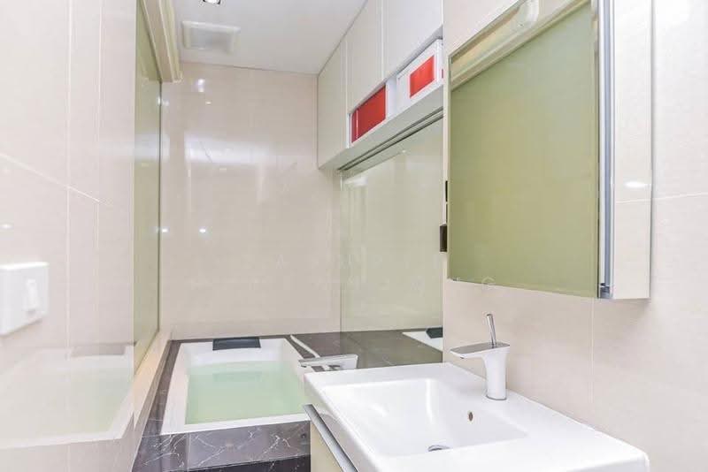 Park Origin Phrom Phong (Park 24), Bangkok, 68 Soi Sukhumvit 24, Khong Tan, Khlong Toei, Bangkok, 2 Bedrooms, 56 sqm, Condo For Rent, by Pasupit Ditbanjong, 500629247 - DDproperty.com