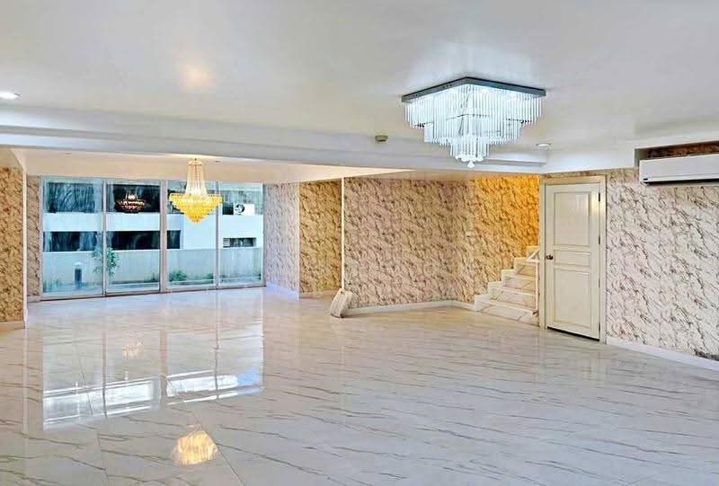 Supalai Place Sukhumvit 39, Bangkok, 175-179 Soi Sukhumvit 39 Sukhumvit Road, Khlong Tan Nua, Watthana, Bangkok, 4 Bedrooms, 219 sqm, Condo For Sale, by Pichamon Chawbantard, 500629248 - DDproperty.com