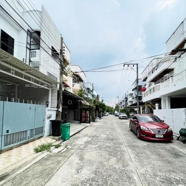 หมู่บ้าน 84 แมนชั่น : Baan 84 Mansion, กรุงเทพ, วังทองหลาง, กรุงเทพ, 250 ตร.ม., ทาวน์เฮ้าส์ ขาย, โดย AJHOMECENTER - คุณจ๋า, 500629335 - DDproperty.com