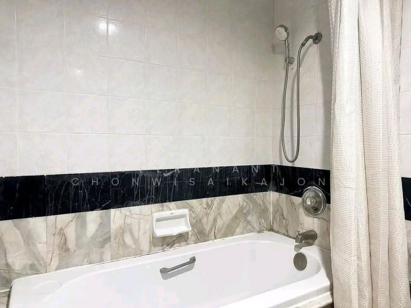 The Grand Condo Patumwan, Bangkok, 399  Soi Mahatlek Luang 2, Lumphini, Pathum Wan, Bangkok, Studio, 38 sqm, Condo For Rent, by Teeranant Chonwisaikajon, 500629360 - DDproperty.com