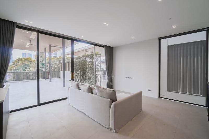 Luxury Modern 3-storey SUKHUMVIT 62, BANGKOK, Bangkok, สุขุมวิท, Bang Chak, Phra Khanong, Bangkok, 4 Bedrooms, 470 sqm, Single Detached House For Rent, by Vatcharawee Rueangchatthaweeporn, 500629362 - DDproperty.com