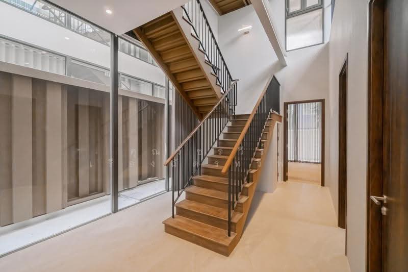Luxury Modern 3-storey SUKHUMVIT 62, BANGKOK, Bangkok, สุขุมวิท, Bang Chak, Phra Khanong, Bangkok, 4 Bedrooms, 470 sqm, Single Detached House For Rent, by Vatcharawee Rueangchatthaweeporn, 500629362 - DDproperty.com