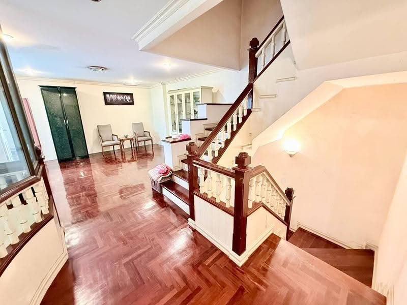ขาย บ้านแฝด 4 ชั้น หมู่บ้าน ธาริณี ปิ่นเกล้า บรมราชชนนี 18, Bangkok, Taling Chan, Bangkok, 5 Bedrooms, 287 sqm, Semi-Detached House (Twin House) For Sale, by กรณวัสส์ กัณฑวัสส์วงส์, 500629394 - DDproperty.com