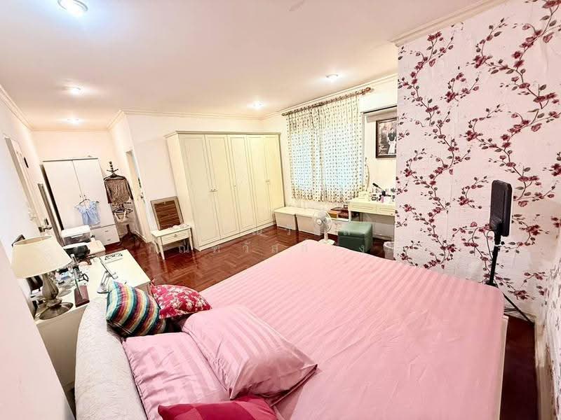 ขาย บ้านแฝด 4 ชั้น หมู่บ้าน ธาริณี ปิ่นเกล้า บรมราชชนนี 18, Bangkok, Taling Chan, Bangkok, 5 Bedrooms, 287 sqm, Semi-Detached House (Twin House) For Sale, by กรณวัสส์ กัณฑวัสส์วงส์, 500629394 - DDproperty.com