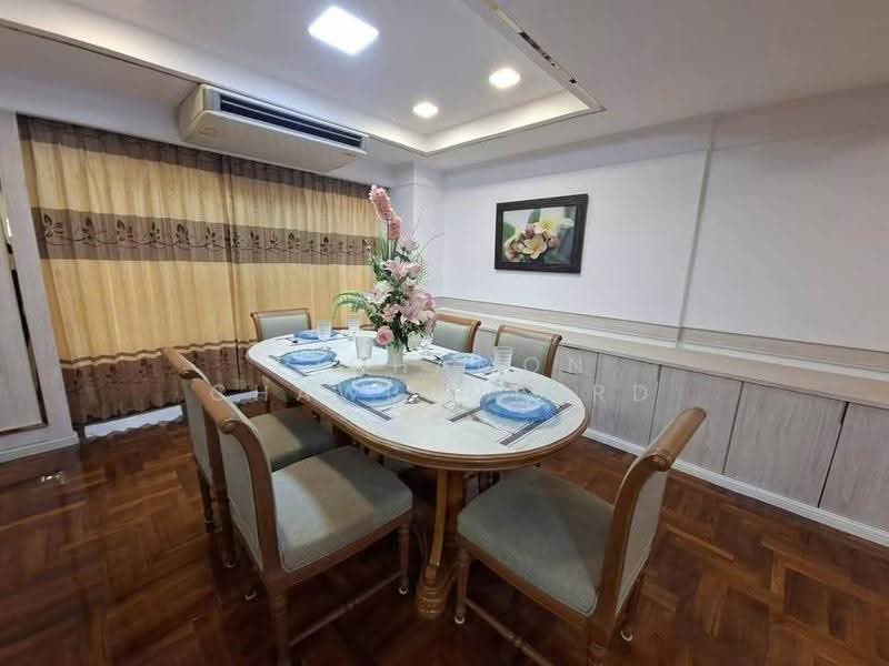 D.H.Grand Tower, Bangkok, Soi Prommit, Khlong Tan Nua, Watthana, Bangkok, 3 Bedrooms, 240 sqm, Condo For Rent, by Pichamon Chawbantard, 500629486 - DDproperty.com
