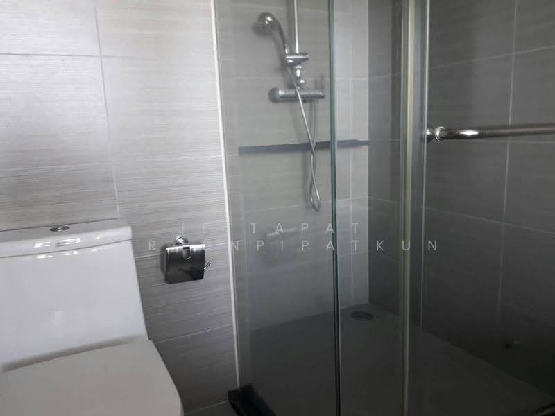 Siri At Sukhumvit, Bangkok, 902 Sukhumvit Road, Phra Kanong, Khlong Toei, Bangkok, 2 Bedrooms, 70 sqm, Condo For Rent, by Jettapat Jaroonpipatkun, 500629538 - DDproperty.com