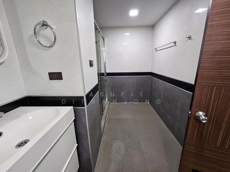 The Avenue Sukumvit 61, Bangkok, Sukhumvit 61, Khlong Tan Nua, Watthana, Bangkok, 2 Bedrooms, 190 sqm, Condo For Rent, by Pasupit Ditbanjong, 500629540 - DDproperty.com