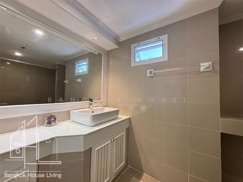 GM Tower, Bangkok, 39 Soi Sukhumvit 20, Khlong Toei, Bangkok, 4 Bedrooms, 450 sqm, Condo For Rent, by Bangkok House Living, 500629627 - DDproperty.com