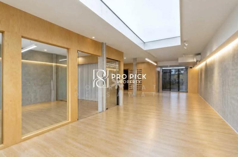 For Rent Office/Retail space 135 sq.m. BTS Phrom Phong Sukhumvit Watthana Bangkok PP-00756, Bangkok, สุขุมวิท, Khlong Tan Nua, Watthana, Bangkok, , 135 sqm, Business For Rent, by Konrarat Deesawat, 500629644 - DDproperty.com