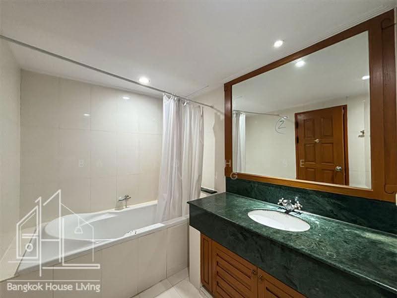 Centre Point Residence Phromphong, Bangkok, Soi Sukhumvit 39, Khlong Tan Nua, Watthana, Bangkok, 4 Bedrooms, 325 sqm, Apartment For Rent, by Bangkok House Living, 500629682 - DDproperty.com