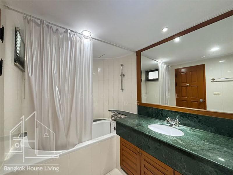 Centre Point Residence Phromphong, Bangkok, Soi Sukhumvit 39, Khlong Tan Nua, Watthana, Bangkok, 4 Bedrooms, 325 sqm, Apartment For Rent, by Bangkok House Living, 500629682 - DDproperty.com