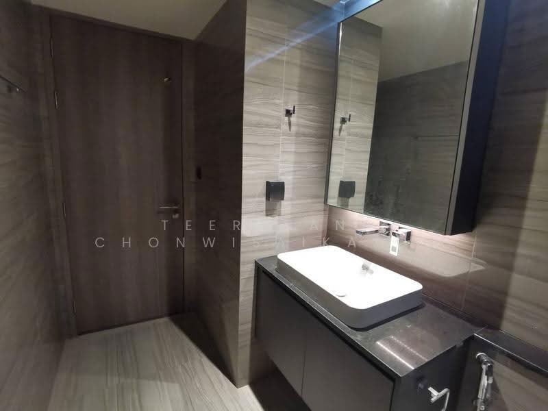 Klass Sarasin-Rajdamri, Bangkok, 229 Sarasin Road, Lumphini, Pathum Wan, Bangkok, 1 Bedroom, 50 sqm, Condo For Rent, by Teeranant Chonwisaikajon, 500629892 - DDproperty.com