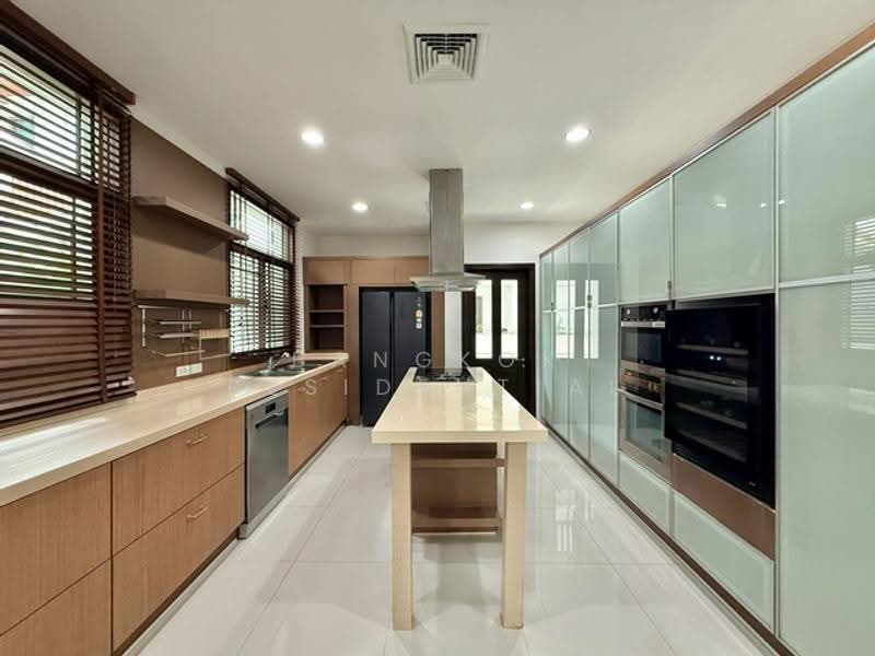 L & H Sathorn, Bangkok, 88 Narathiwat Ratchanakharin Road, Chong Nonsi, Yan Nawa, Bangkok, 4 Bedrooms, 426 sqm, Villa For Rent, by Bangkok Residential, 500630017 - DDproperty.com