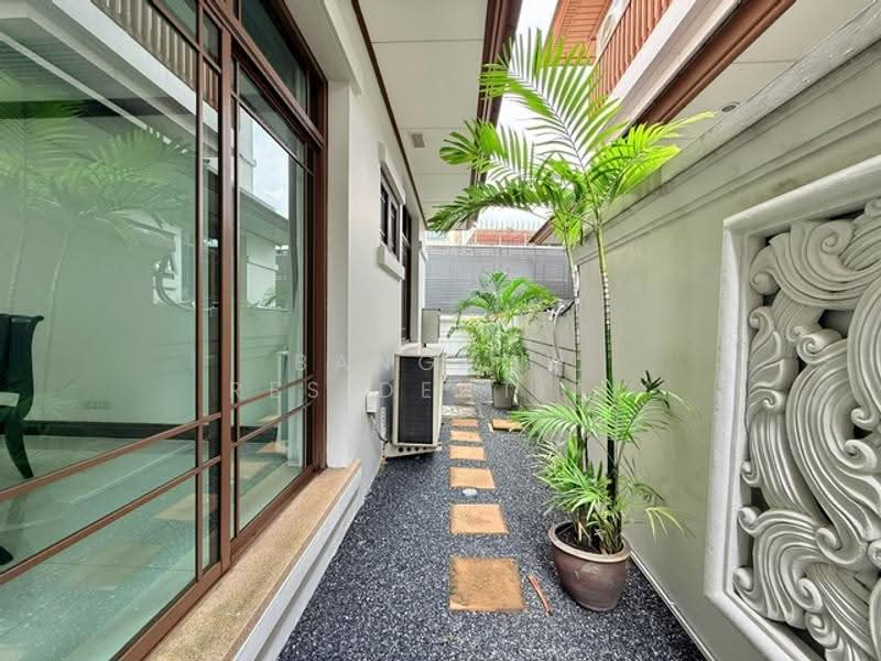 L & H Sathorn, Bangkok, 88 Narathiwat Ratchanakharin Road, Chong Nonsi, Yan Nawa, Bangkok, 4 Bedrooms, 426 sqm, Villa For Rent, by Bangkok Residential, 500630017 - DDproperty.com