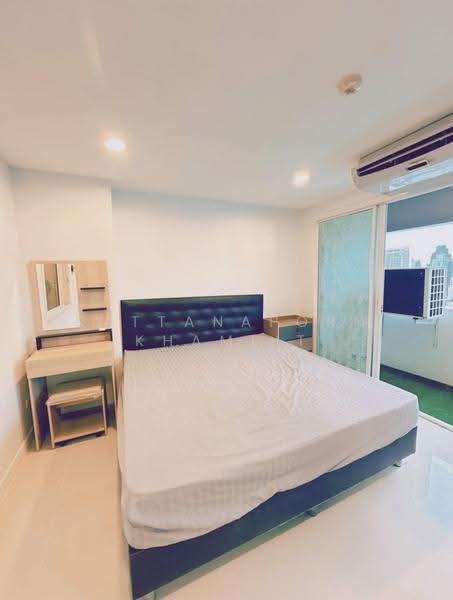ITF Silom Palace, Bangkok, 160 Soi Naradhiwas Rajanagarindra 1, Suriyawong, Bang Rak, Bangkok, 1 Bedroom, 44 sqm, Condo For Rent, by Rattanaporn Khamlit, 500630025 - DDproperty.com