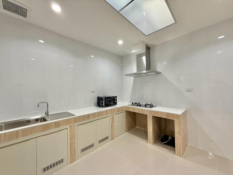 Townhouse, Bangkok, Naradhiwas 14, Thung Wat Don, Sathon, Bangkok, 3 Bedrooms, 140 sqm, Townhouse For Rent, by Bangkok Residential, 500630047 - DDproperty.com