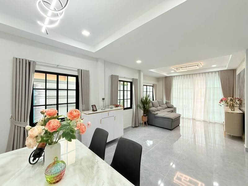KC Garden Home 9, Bangkok, Sam Wa Tawan Ok, Khlong Sam Wa, Bangkok, 5 Bedrooms, 252 sqm, Single Detached House For Sale, by ปัญญา สมหมาย, 500630135 - DDproperty.com