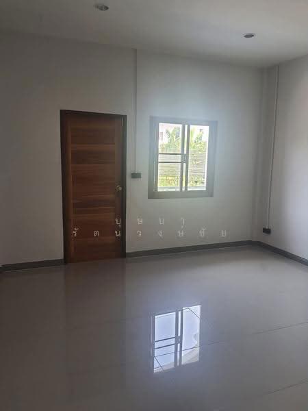 รีโนเวทใหม่ ทำเลโชคชัย 4 ซอย 82-2 ให้เช่าทาวน์เฮ้าส์ 2 ชั้น บ้านสวย พร้อมอยู่, กรุงเทพ, โชคชัย 4, ลาดพร้าว, กรุงเทพ, 120 ตร.ม., ทาวน์เฮ้าส์ ให้เช่า, โดย บุษบา รัตนวงษ์ชัย, 500630174 - DDproperty.com