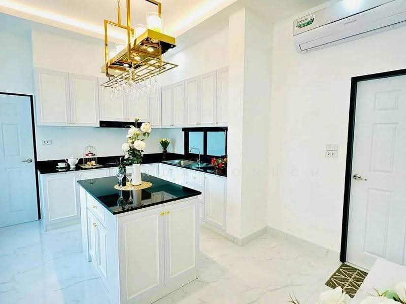 Rattanakorn Village 18, Chon Buri (Pattaya), Na Kloe, Bang Lamung (Pattaya), Chon Buri (Pattaya), 4 Bedrooms, 325 sqm, Single Detached House For Sale, by Melinda Lonuch, 500630235 - DDproperty.com