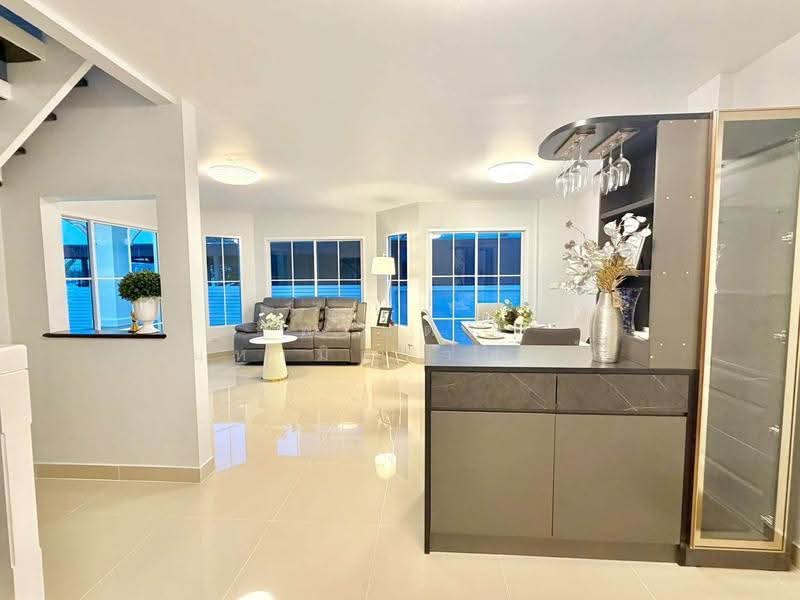 Chonlada Wat Lad Pla Duk, Nonthaburi, Bang Rak Yai, Bang Bua Thong, Nonthaburi, 3 Bedrooms, 200 sqm, Single Detached House For Sale, by พเนตร มหามิตรานนท์, 500630299 - DDproperty.com