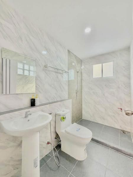 Chonlada Wat Lad Pla Duk, Nonthaburi, Bang Rak Yai, Bang Bua Thong, Nonthaburi, 3 Bedrooms, 200 sqm, Single Detached House For Sale, by พเนตร มหามิตรานนท์, 500630299 - DDproperty.com