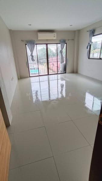 4-BR Townhouse, Chon Buri (Pattaya), Nong Pru, Bang Lamung (Pattaya), Chon Buri (Pattaya), 4 Bedrooms, 150 sqm, Townhouse For Sale, by Melinda Lonuch, 500630333 - DDproperty.com