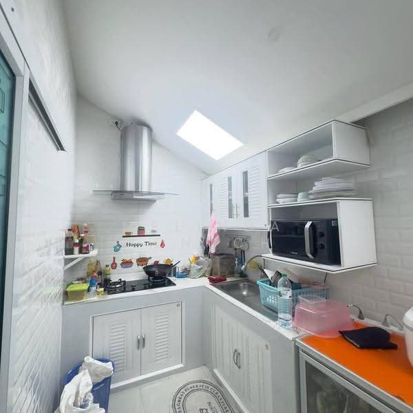 2-BR Townhouse, Chon Buri (Pattaya), Nong Pru, Bang Lamung (Pattaya), Chon Buri (Pattaya), 2 Bedrooms, 104 sqm, Townhouse For Sale, by Melinda Lonuch, 500630380 - DDproperty.com