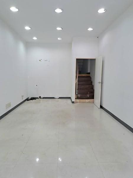 Commercial building on Tiwanon Road, at the entrance of Soi Tiwanon38 Nonthaburi, Nonthaburi, Tha-Sai, Muang Nonthaburi, Nonthaburi, , 170 sqm, Shophouse For Sale, by Sureepatch Praditthaphon, 500630695 - DDproperty.com