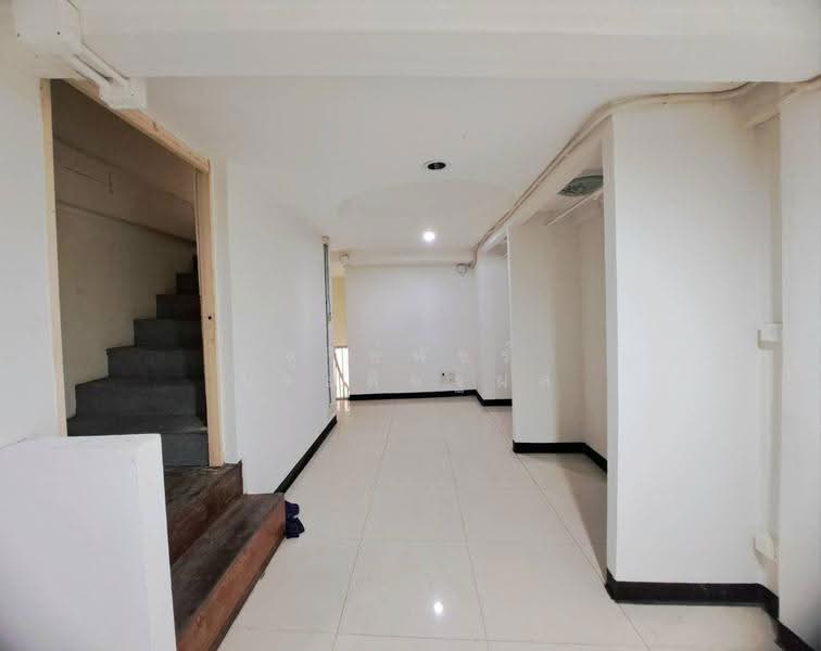 Commercial building on Tiwanon Road, at the entrance of Soi Tiwanon38 Nonthaburi, Nonthaburi, Tha-Sai, Muang Nonthaburi, Nonthaburi, , 170 sqm, Shophouse For Sale, by Sureepatch Praditthaphon, 500630695 - DDproperty.com