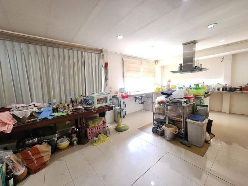 undefined, Bangkok, Praborommaharatchawang, Phra Nakhon, Bangkok, 3 Bedrooms, 204 sqm, Single Detached House For Sale, by Pawanrat Panchawanon, 500630794 - DDproperty.com