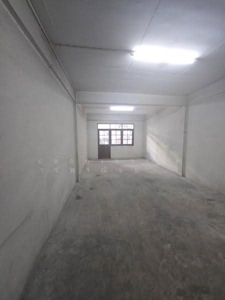 อาคารพาณิชย์ 4ชั้น- ติดMTR ศรีด่าน, Samut Prakan, Samrong Nua, Muang Samut Prakarn, Samut Prakan, 1 Bedroom, 216 sqm, Townhouse For Rent, by คุณโจ, 500630835 - DDproperty.com