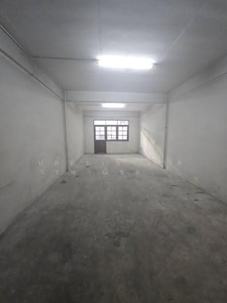 อาคารพาณิชย์ 4ชั้น- ติดMTR ศรีด่าน, Samut Prakan, Samrong Nua, Muang Samut Prakarn, Samut Prakan, 1 Bedroom, 216 sqm, Townhouse For Rent, by คุณโจ, 500630835 - DDproperty.com
