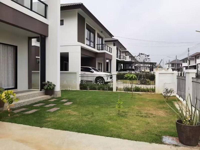 R1044 | House for Rent | Spacious Garden | San Phak Wan, Hang Dong | 10 Minutes to SBS and Kad Faran, Chiang Mai, San Phak Wan, Hang Dong, Chiang Mai, 3 Bedrooms, 220 sqm, Single Detached House For Rent, by Aornjira Khatthima, 500630890 - DDproperty.com