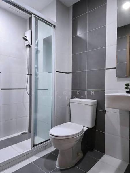 The Base Sukhumvit 77, Bangkok, 289 Sukhumvit 77 Road, Phra Kanong Nua, Watthana, Bangkok, 1 Bedroom, 30 sqm, Condo For Rent, by rosesirin expert, 500630892 - DDproperty.com